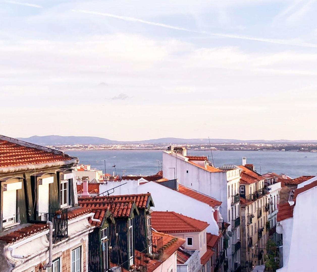 Ferienwohnung Guestready - Rare Terrace Apt, Historic Center Lissabon Exterior foto